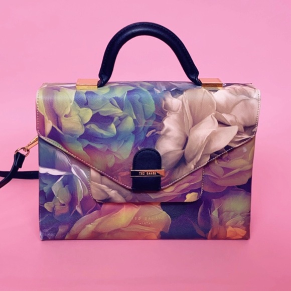 SOLD  🌸 - Picture 2 of 7